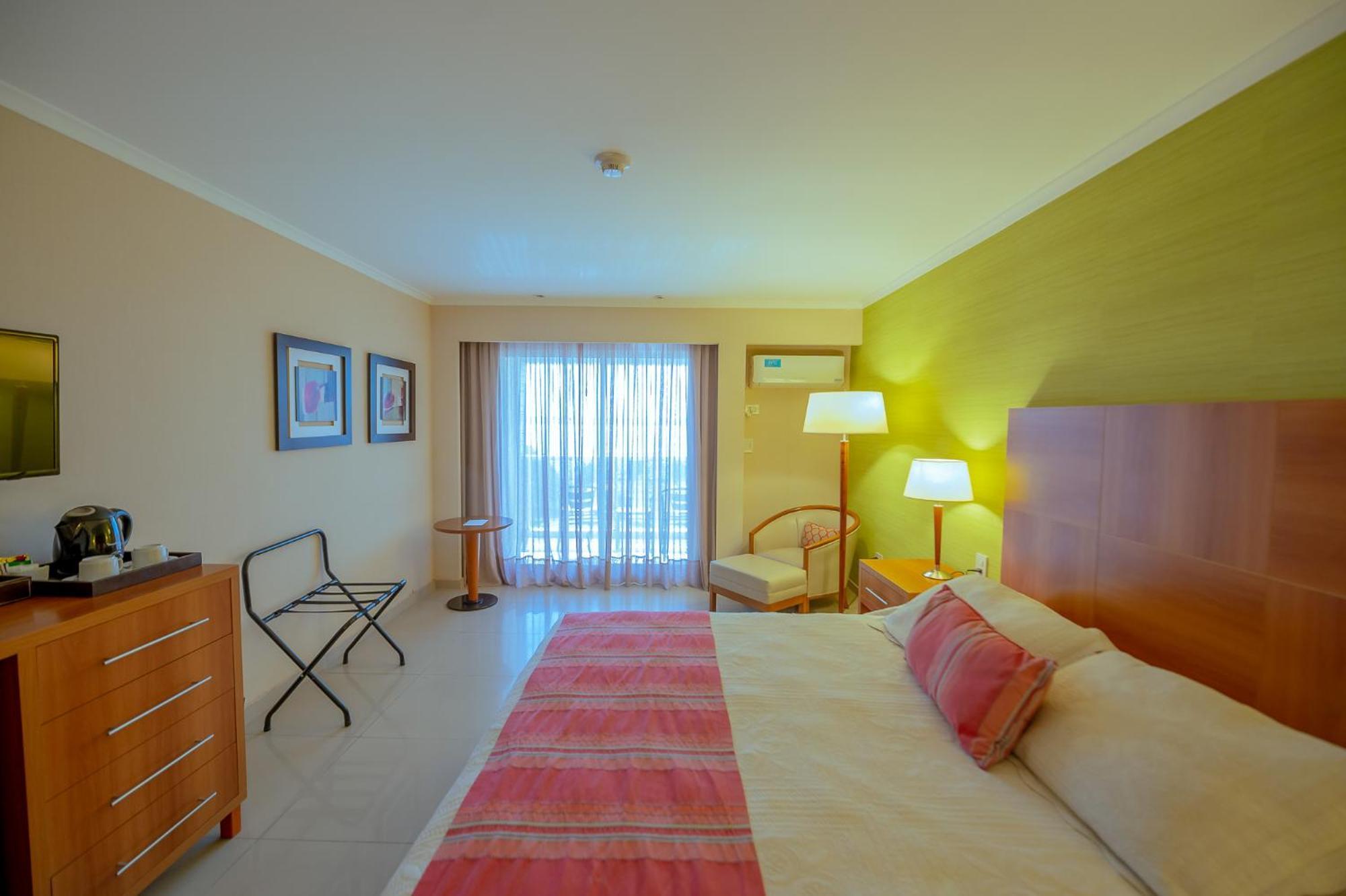 Condado Hotel Casino Пасо-де-ла-Патрия Экстерьер фото